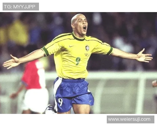 三十岁以上足球明星的辉煌历程与不屈精神展现 三十岁以上足球明星的辉煌历程与不屈精神展现