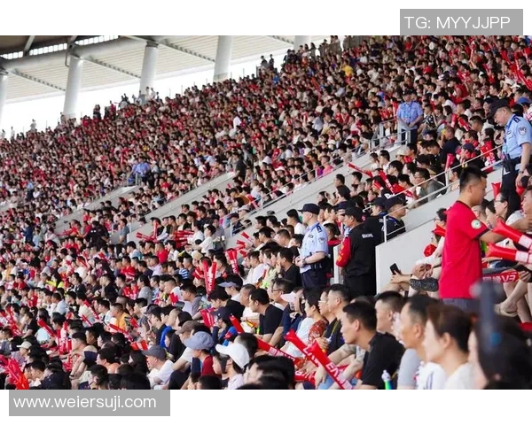 欧洲足球明星闪耀宁波激情赛场引发球迷热潮 欧洲足球明星闪耀宁波激情赛场引发球迷热潮